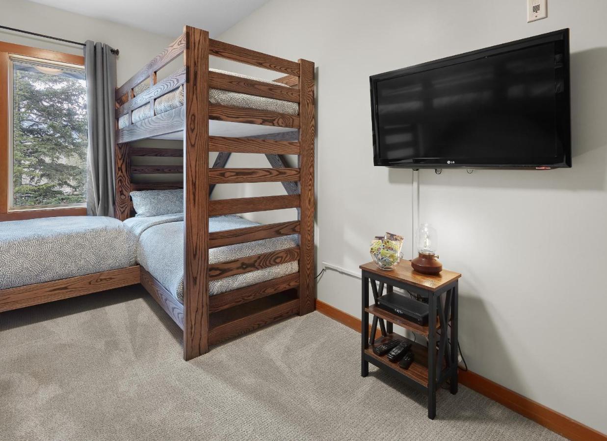Newly Renovated Grizzly Lodge, Spacious 3Br 2Ba With Open Pool, Hot Tub Канмор Екстериор снимка