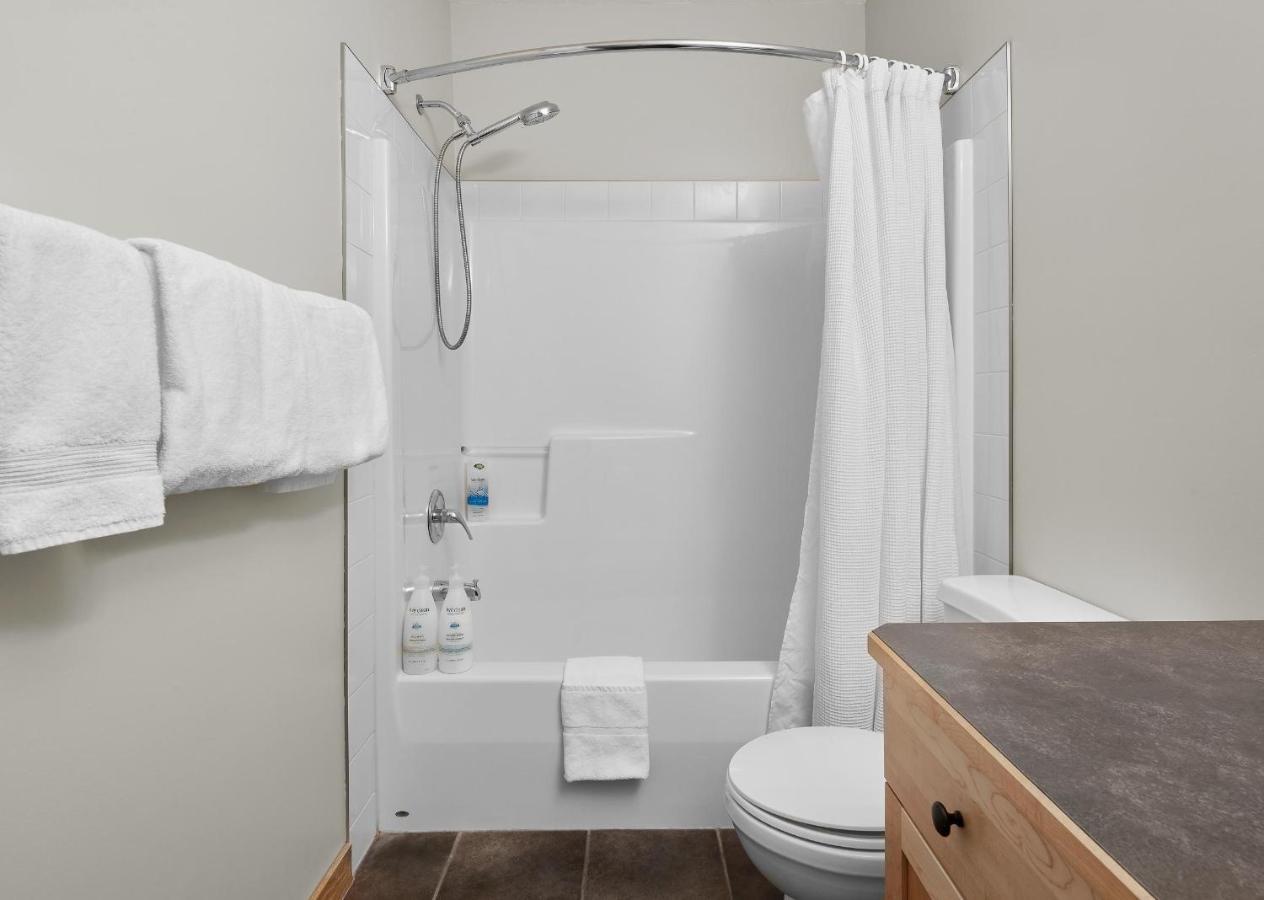 Newly Renovated Grizzly Lodge, Spacious 3Br 2Ba With Open Pool, Hot Tub Канмор Екстериор снимка